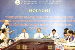 At the conference about Resolution No. 98/2023/QH15 on piloting several specific mechanisms and policies for the development of HCMC held by the Committee for Overseas Vietnamese in the city on October 10. (Photo: SGGP)