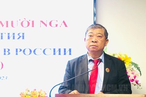 Chairman of the Vietnam - Russia Friendship Association (VRFA) Hoang Minh Nhan speaks at the event (Photo: hcmcpv)