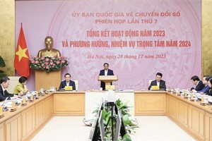 Prime Minister Pham Minh Chinh speaks at the meeting (Photo: VNA)