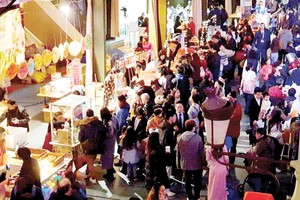 Early Tet holidays in France