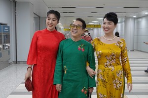 HCMC’s artists get to experience the metro line on Lunar New Year. (Photo: SGGP)