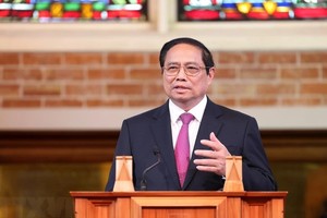 Prime Minister Pham Minh Chinh delivers a policy speech at the Victoria University of Wellington on March 11. (Photo: VNA)