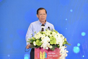 Chairman of the HCMC People’s Committee Phan Van Mai hopes that the media sector will provide analysis, suggestions, and advice to the city government in planning development strategies. (Photo: SGGP)