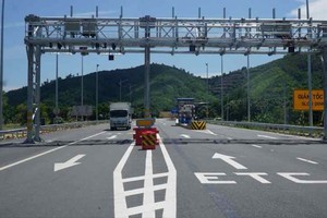A toll station on Nha Trang – Cam Lam expressway (Photo: SGGP)