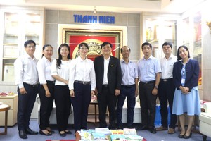 At the visit to the Thanh Nien (Youth) Newspaper (Photo: SGGP)