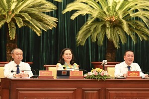 HCMC's leaders attend the 17th session of the 10th tenure HCMC People's Council. (Photo: SGGP)