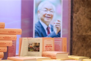 The book on building and developing an advanced Vietnamese culture imbued with national identity by Party General Secretary Nguyen Phu Trong. (Photo: SGGP)
