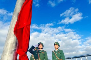 Localities nationwide fly national flags at half-mast during State mourning