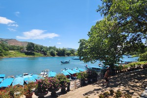 Vietnam receives nearly 10 million international visitors in the first seven months. (Photo: SGGP)