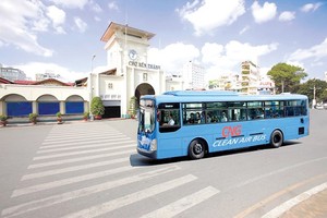HCMC builds a roadmap for green energy-using buses (Photo: SGGP)