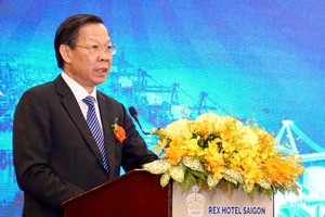 Chairman of the HCMC People’s Committee Phan Van Mai delivers his speech at the event. (Photo: SGGP)