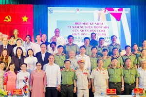 At the get-together (Photo: hcmcpv)