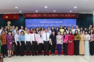 HCMC’s leaders meet outstanding women in the city in 2024. (Photo: SGGP)