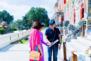 Tourists visit Hue Imperial Citadel. (Photo: SGGP)