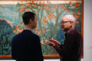 Visitors visit Quang San Art Museum.