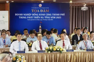 HCMC's leaders attend the event. (Photo: SGGP)