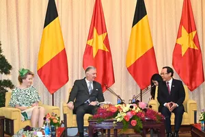 Secretary of the Ho Chi Minh City Party Committee Nguyen Van Nen (R) hosts a reception for King Philippe and Queen Mathilde of Belgium on April 3. (Photo: SGGP)