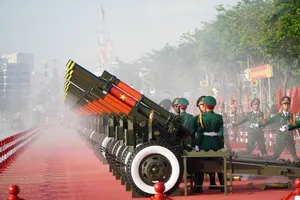The national-level rehearsal of the 105-mm ceremonial cannon firing starts at 7 a.m. on April 27. (Photo: SGGP)