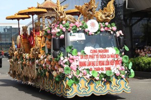 The relics are transported to the Vietnam Buddhist Academy in HCM City. (Photo: VNA)