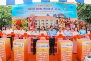 At the ribbon-cutting ceremony (Photo: SGGP)