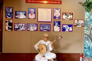 The wax sculpture of musician Cao Van Lau at the Memorial House (Photo : SGGP)