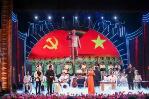 A singing performance at the program (Photo: SGGP)