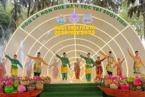 The 2025 Cultural and Friendship Exchange Program is organized at the Suoi Tien Cultural Tourist Area in Ho Chi Minh City on June 15. (Photo: SGGP)