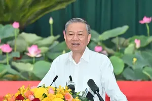 Party General Secretary To Lam addresses the working session. (Photo: VNA)