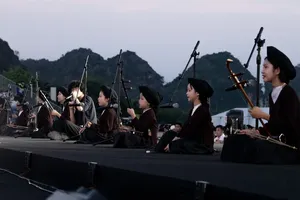 Artists of the Ha Thi Cau Xam Singing Club from Yen Phong Commune, Yen Mo District, Ninh Binh Province, perform at Forestival 2025.