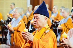 A grand prayer ceremony for national peace and prosperity is held at the Vietnam Buddhist Academy in Hanoi. (Photo: SGGP)