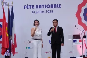 Vice Chairman of the Ho Chi Minh City People’s Committee Nguyen Loc Ha (R), and Consul General of France in Ho Chi Minh City Emmanuelle Pavillon-Grosser (Photo: SGGP)