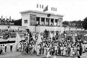 On September 2, 1945, President Ho Chi Minh read the Declaration of Independence, declaring the birth of the Democratic Republic of Vietnam (now the Socialist Republic of Vietnam) at Hanoi’s Ba Dinh Square. (Photo: TTXVN)