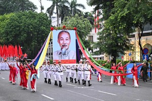 The rehearsal will begin with a ceremonial procession of President Ho Chi Minh’s portrait.
