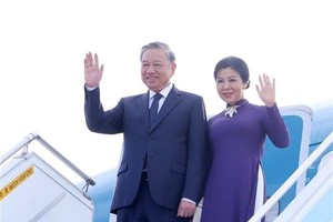 Party General Secretary To Lam and his spouse Ngo Phuong Ly leave Busan for Hanoi on August 13, concluding their four-day state visit to the Republic of Korea (Photo: VNA)