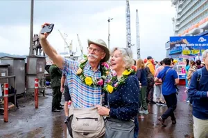 International cruise ship visitors tour Vietnam. (Photo:SGGP)