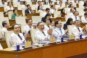 From left: Party General Secretary To Lam (2nd), National Assembly Chairman Tran Thanh Man (1st), Prime Minister Pham Minh Chinh (3rd) at the conference in Hanoi on September 13. (Photo: VNA)