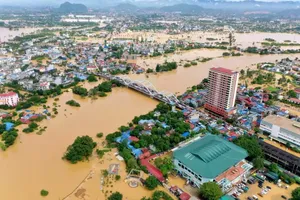 Thai Nguyen Province is severely flooded, with water levels rising deeply due to recent floods. (Photo: SGGP)