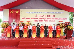 The inauguration ceremony of the Memorial House dedicated to Hero of the People’s Armed Forces, Major General Pham Xuan An,is held on October 23 in Ho Chi Minh City. (Photo: SGGP)