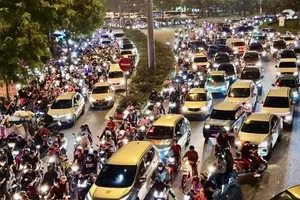 Traffic congestion on National Highway 13 (Photo: SGGP)