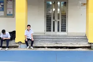 A subsidence site has been identified at the An Lac Ward Cultural and Sports Center. (Photo: SGGP)