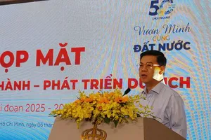 Vice Chairman of the Ho Chi Minh City People’s Committee, Nguyen Van Dung, speaks at the meeting. (Photo: SGGP)