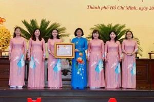 The Ho Chi Minh City Women’s Union was awarded the First-Class Labor Order by the State President. (Photo: SGGP)