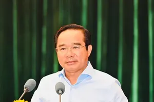 Chairman of the Ho Chi Minh City People’s Committee Nguyen Van Duoc speaks at the conference. (Photo: SGGP)