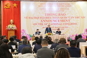 Secretary of the Party Central Committee and Minister of Foreign Affairs Le Hoai Trung speaks at the meeting (Photo: VNA)