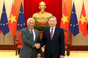 Party General Secretary To Lam (right) and President of the European Council (EC) António Costa (Photo: VNA)