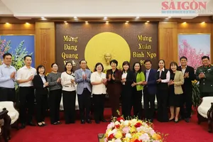 Ho Chi Minh City leaders extend Tet greetings to Lam Dong Province. (Photo: SGGP)