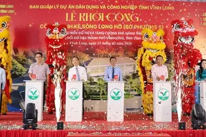 Delegates attend the groundbreaking ceremony. (Photo: SGGP)