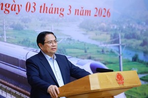 Prime Minister Pham Minh Chinh speaks at the meeting (Photo: VNA)