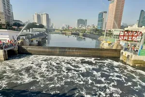 The VND 10-trillion tidal flood control project in Ho Chi Minh City is among the prolonged projects that require focused efforts to remove obstacles. (Photo: SGGP)