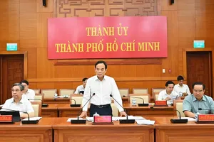 Secretary of the Party Committee of Ho Chi Minh City and Head of the City’s Election Steering Committee, Tran Luu Quang, urges completion of voter card distribution by March 10. (Photo: SGGP)